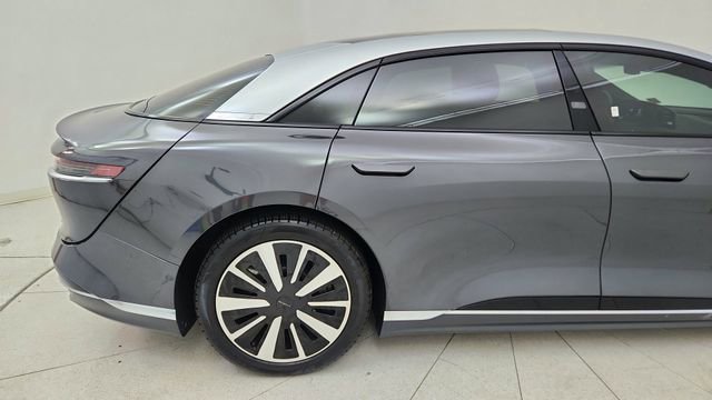 Used 2024 Lucid Air Touring image 12