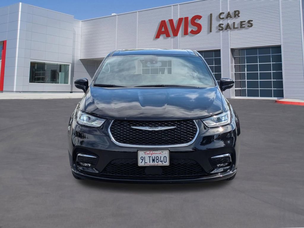 Used 2025 Chrysler Pacifica Select FWD image 2