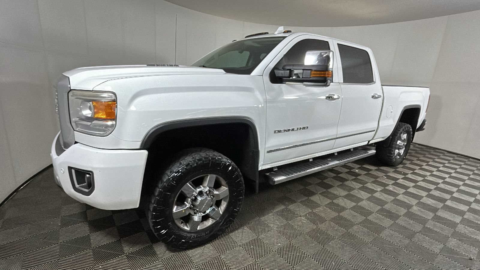 Used 2015 GMC Sierra 3500 Denali AWD/4WD image 6