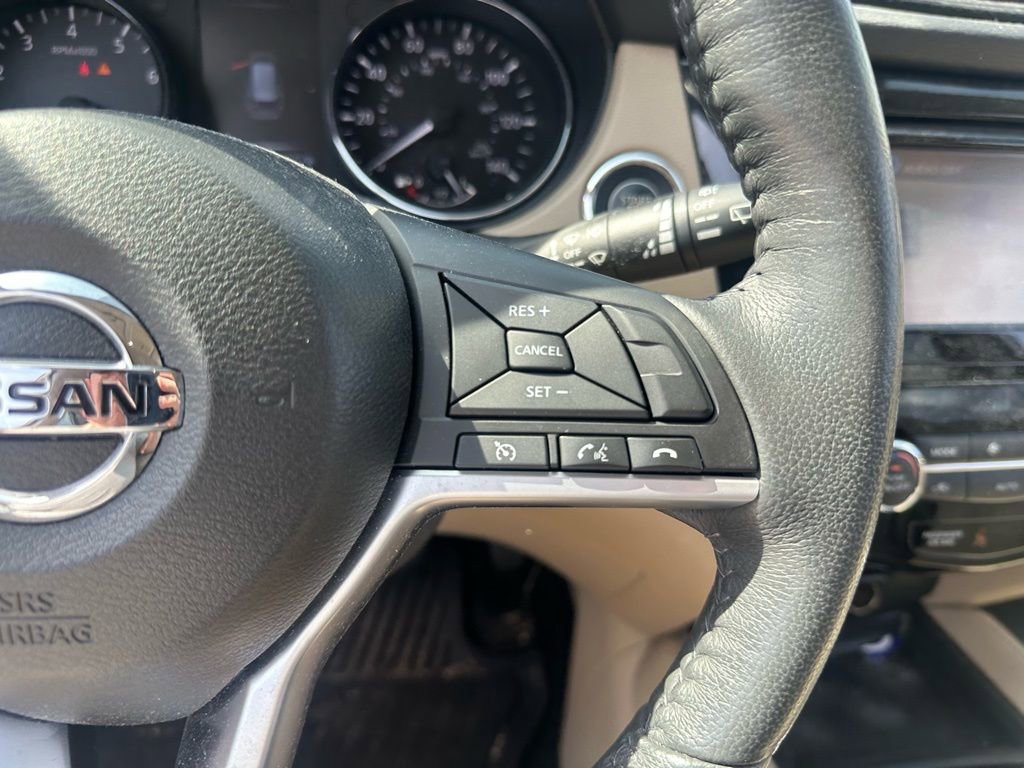 Used 2017 Nissan Rogue SL w/ SL Premium Package image 30