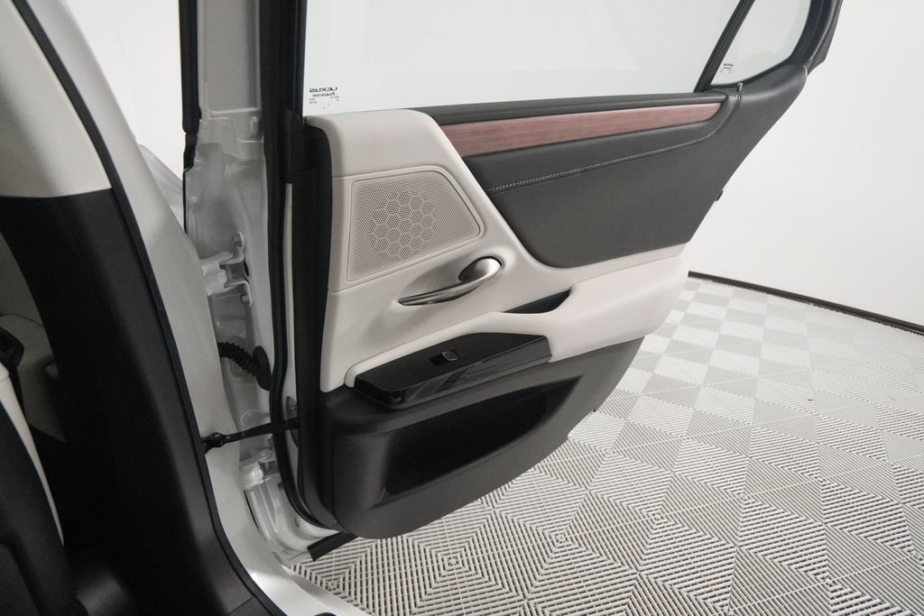 Certified 2025 Lexus ES 350 w/ Premium Package image 17