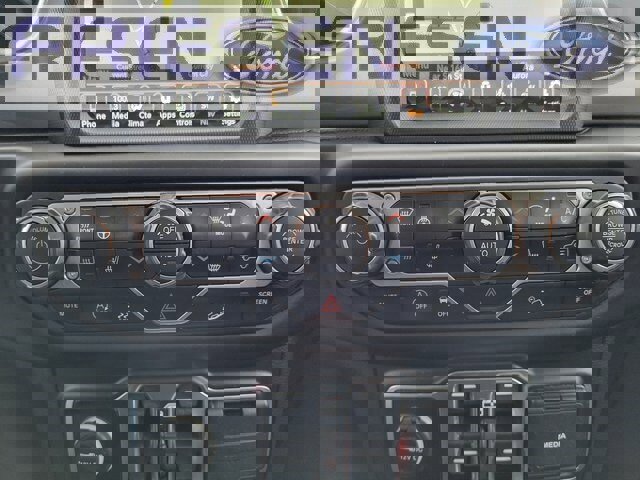 Used 2020 Jeep Wrangler Unlimited Sahara image 21