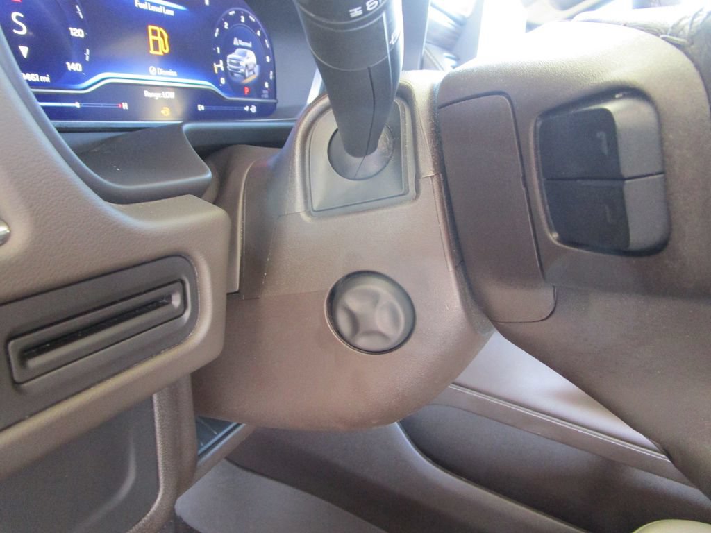 Used 2023 Chevrolet Tahoe LT w/ Luxury Package RWD image 31