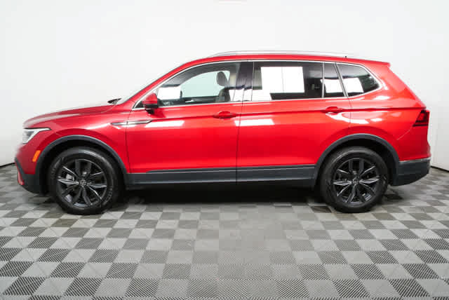 Certified 2023 Volkswagen Tiguan SE FWD image 33