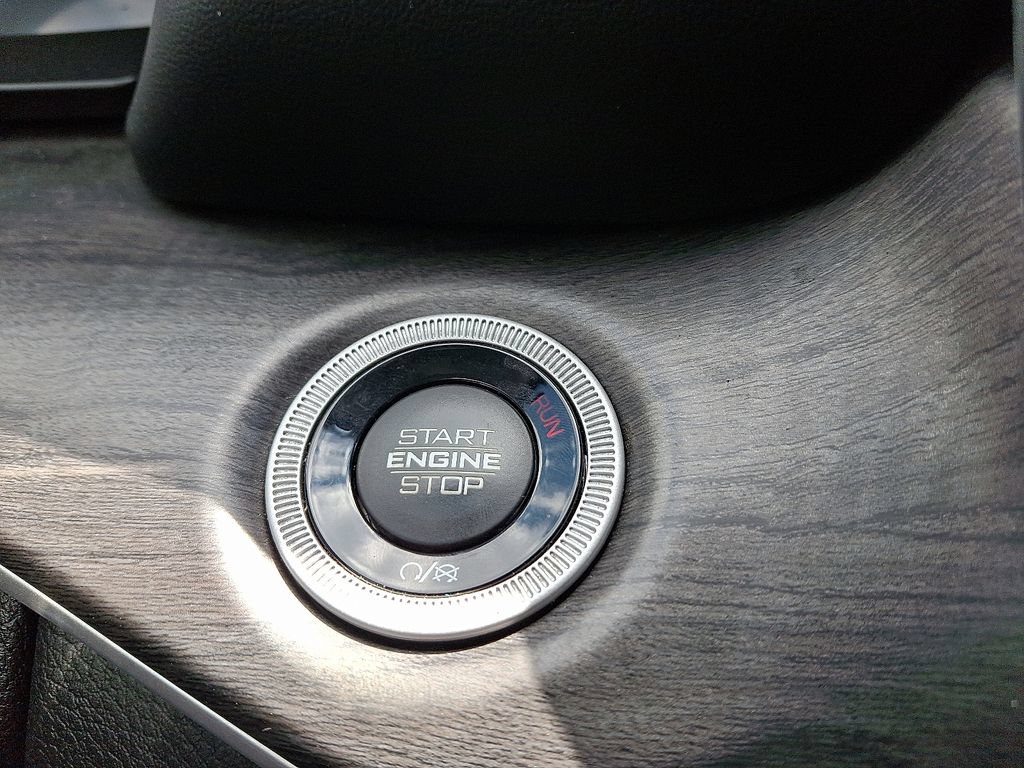 Used 2022 Jeep Grand Cherokee Limited AWD/4WD image 28
