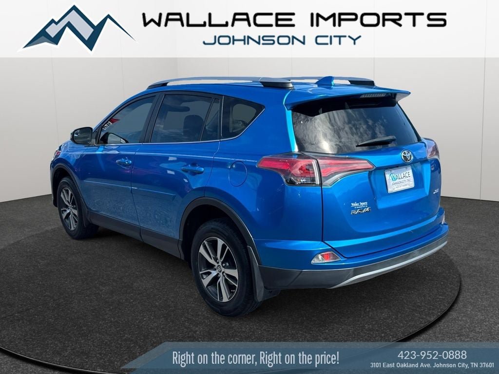Used 2017 Toyota RAV4 XLE FWD video 3