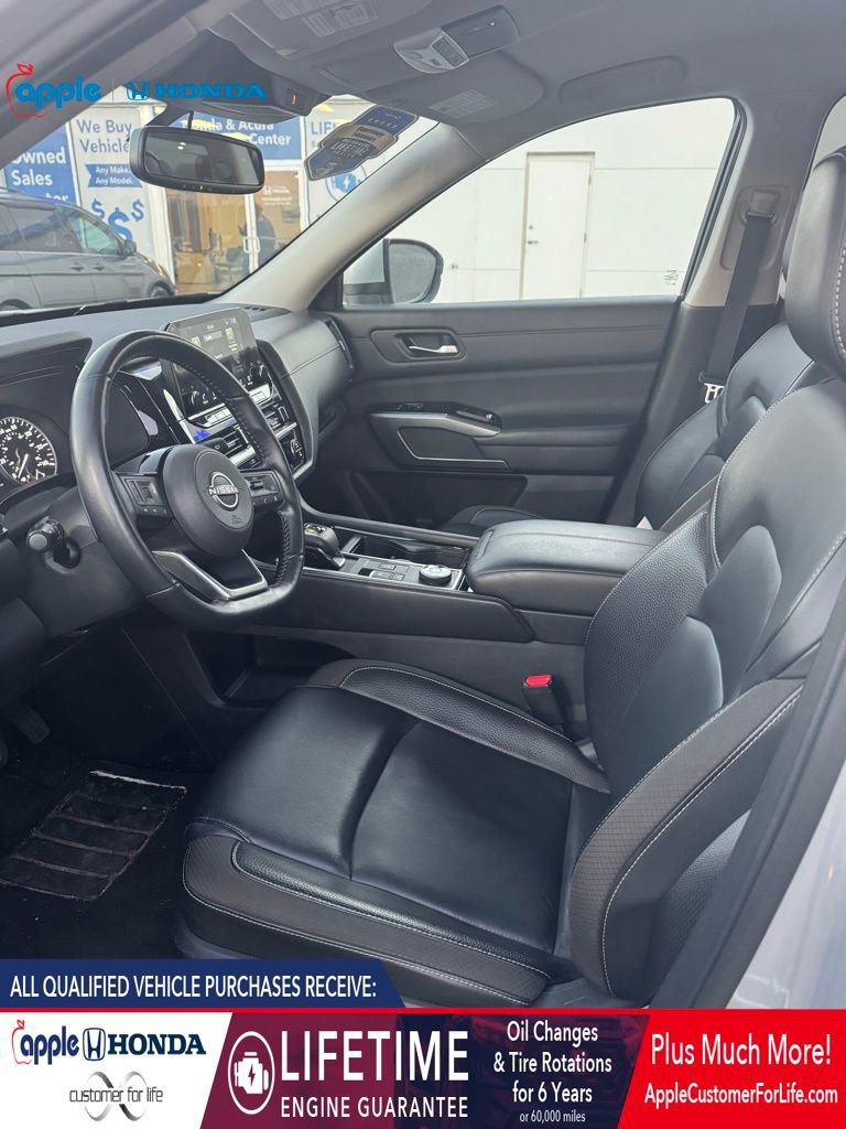Used 2022 Nissan Pathfinder SL image 11