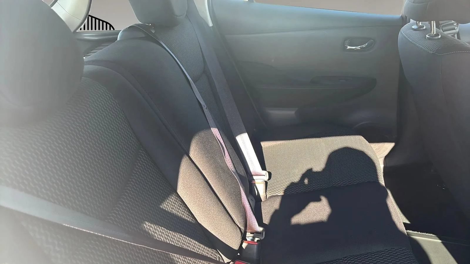 Used 2015 Nissan Leaf S FWD image 21