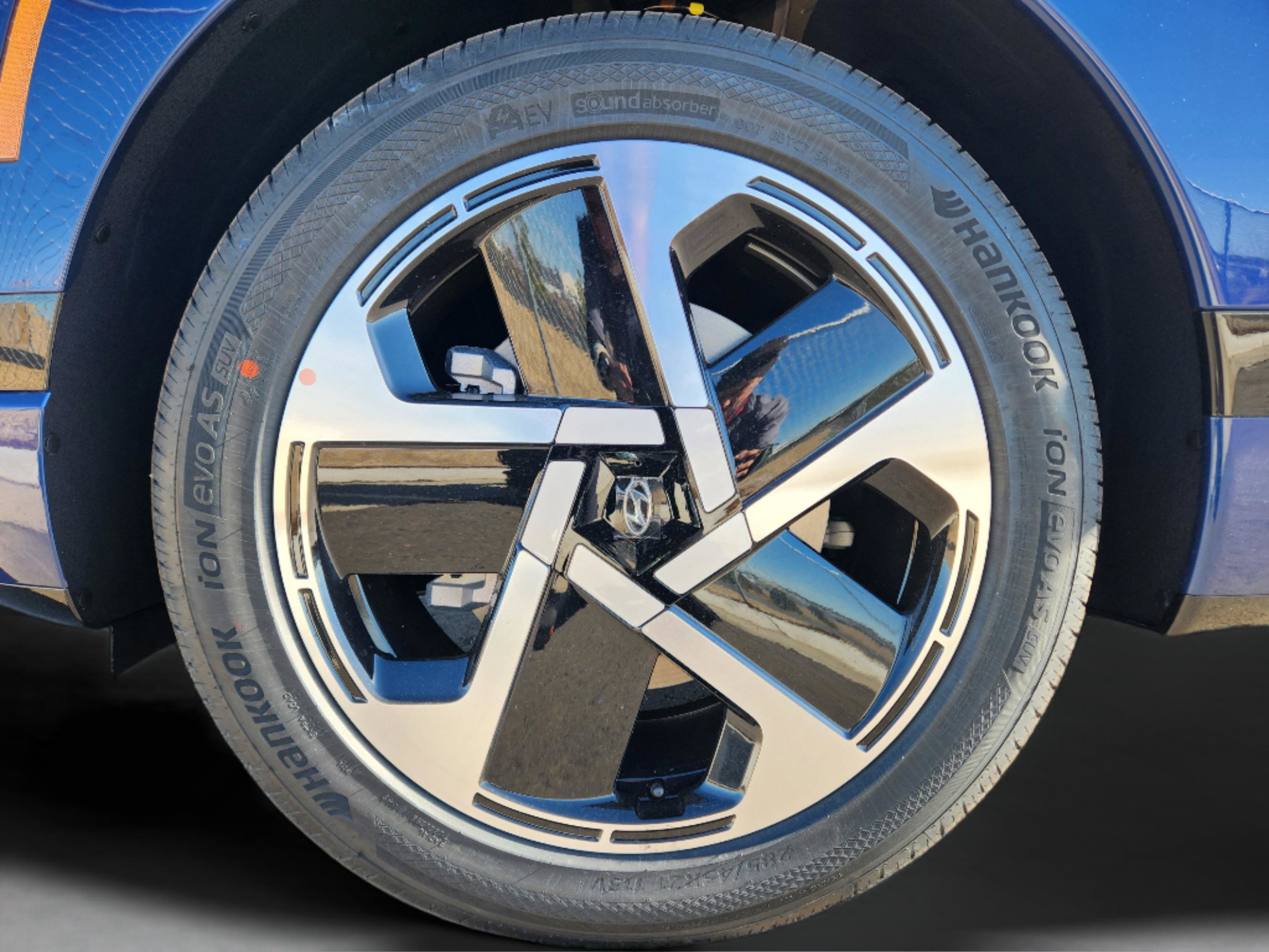 New 2026 Hyundai Ioniq 9 Calligraphy w/ Tow & Go Package AWD/4WD image 11