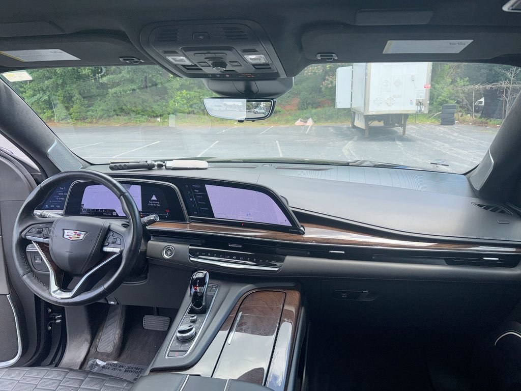 Used 2022 Cadillac Escalade Premium Luxury Platinum w/ Heavy-Duty Trailer Package AWD/4WD image 31