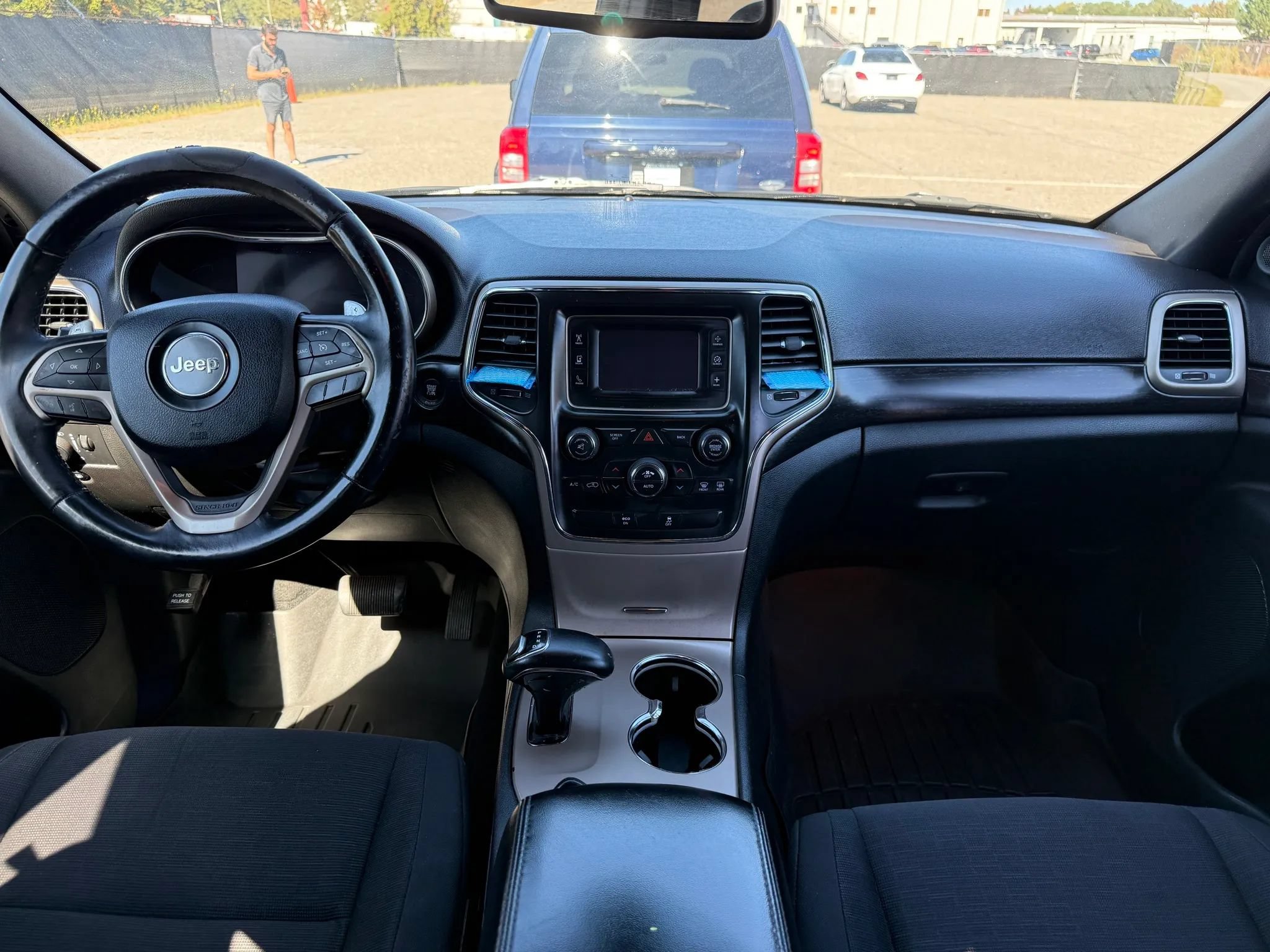 Used 2014 Jeep Grand Cherokee Laredo w/ Quick Order Package 23E AWD/4WD image 3