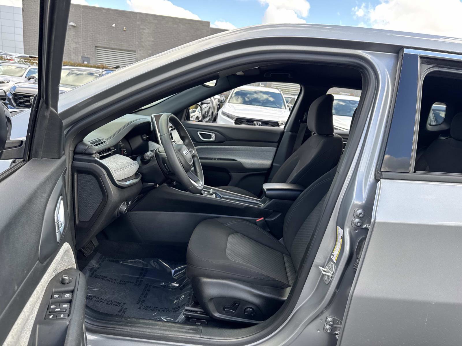 Used 2023 Jeep Compass Sport image 20