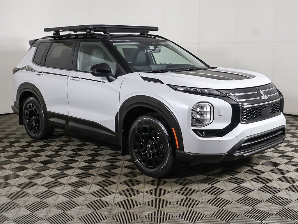 New 2025 Mitsubishi Outlander Trail Edition image 2