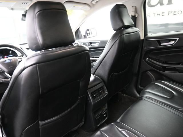 Used 2020 Ford Edge Titanium image 23