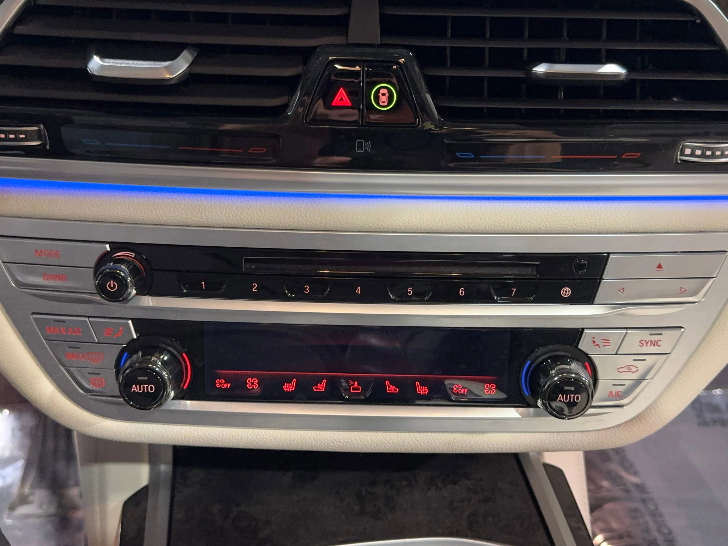 Used 2017 BMW 750i xDrive image 41