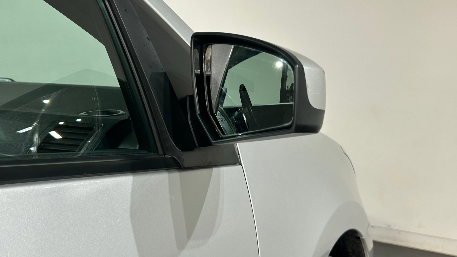 Used 2008 Nissan Sentra SE-R w/ Sunroof Pkg FWD image 13