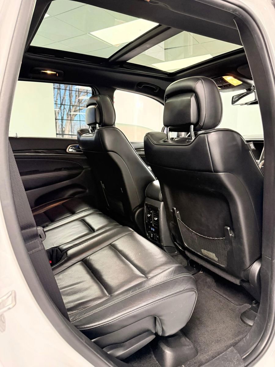 Used 2015 Jeep Grand Cherokee Overland AWD/4WD image 15