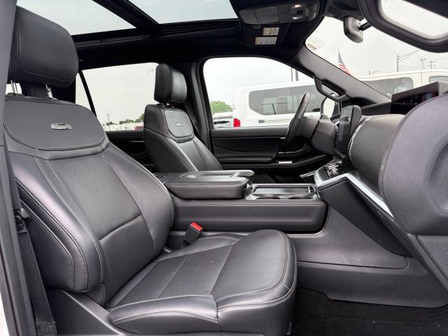 Used 2025 Ford Expedition Max Platinum w/ Stealth Appearance Package AWD/4WD image 12