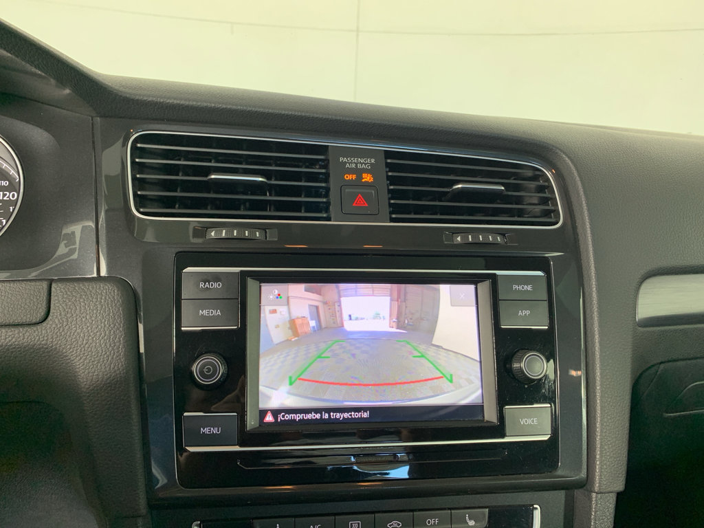 Used 2021 Volkswagen Golf 4-Door FWD image 27