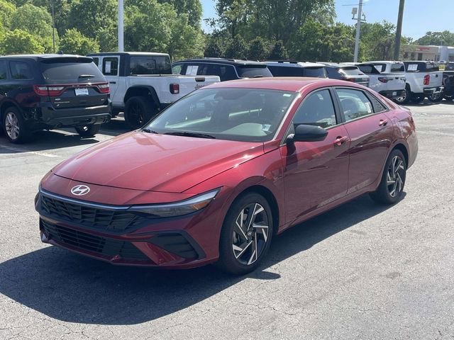 Certified 2025 Hyundai Elantra Sport w/ Cargo Package image 3