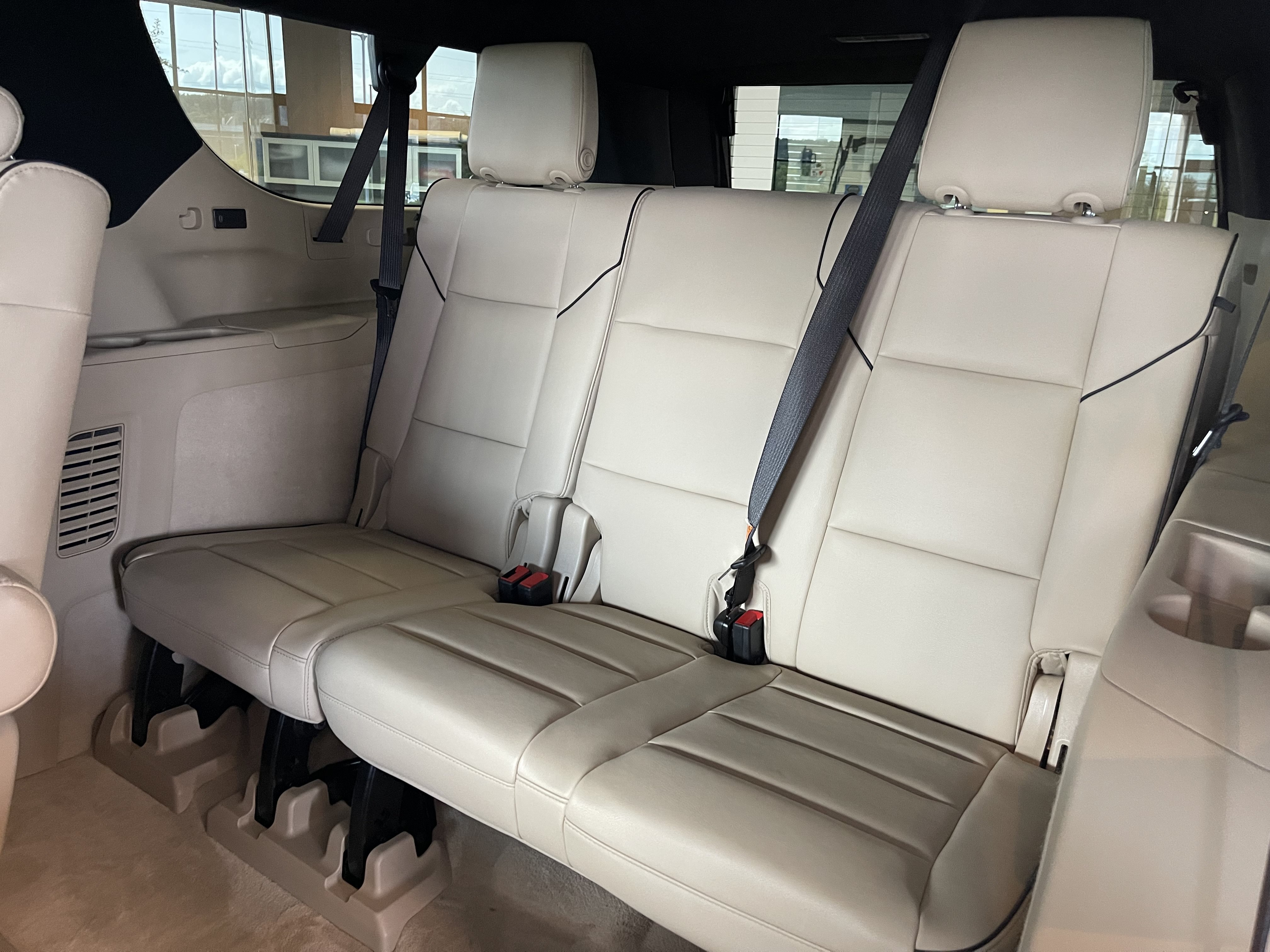 Certified 2024 Cadillac Escalade ESV Premium Luxury AWD/4WD image 17