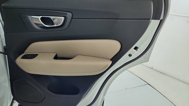 New 2026 Volvo XC60 B5 Plus w/ Protection Package Premier AWD/4WD image 33
