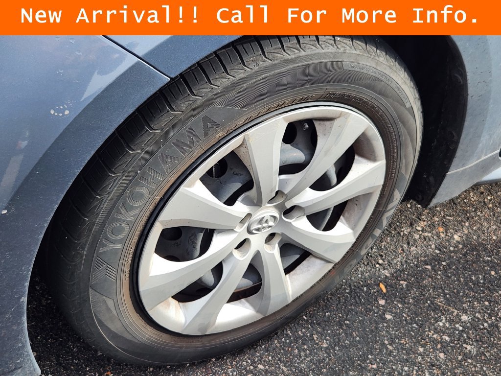 Used 2022 Toyota Corolla LE w/ Carpet Mat Package (TMS) FWD image 10