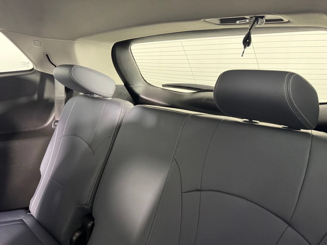 Used 2019 Buick Enclave Essence w/ LPO, Luxury Package FWD image 26