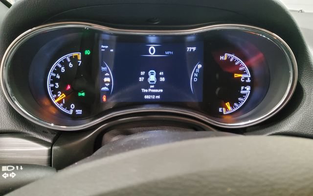 Used 2020 Jeep Grand Cherokee Limited w/ Luxury Group II AWD/4WD image 28