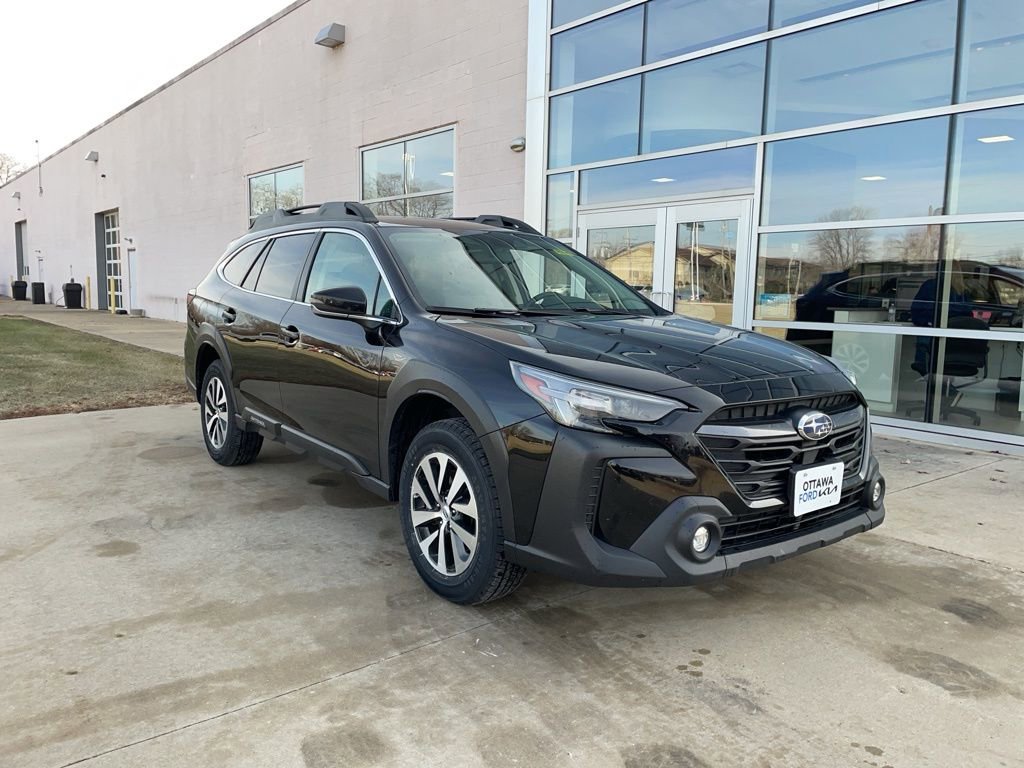 Used 2024 Subaru Outback Premium image 1