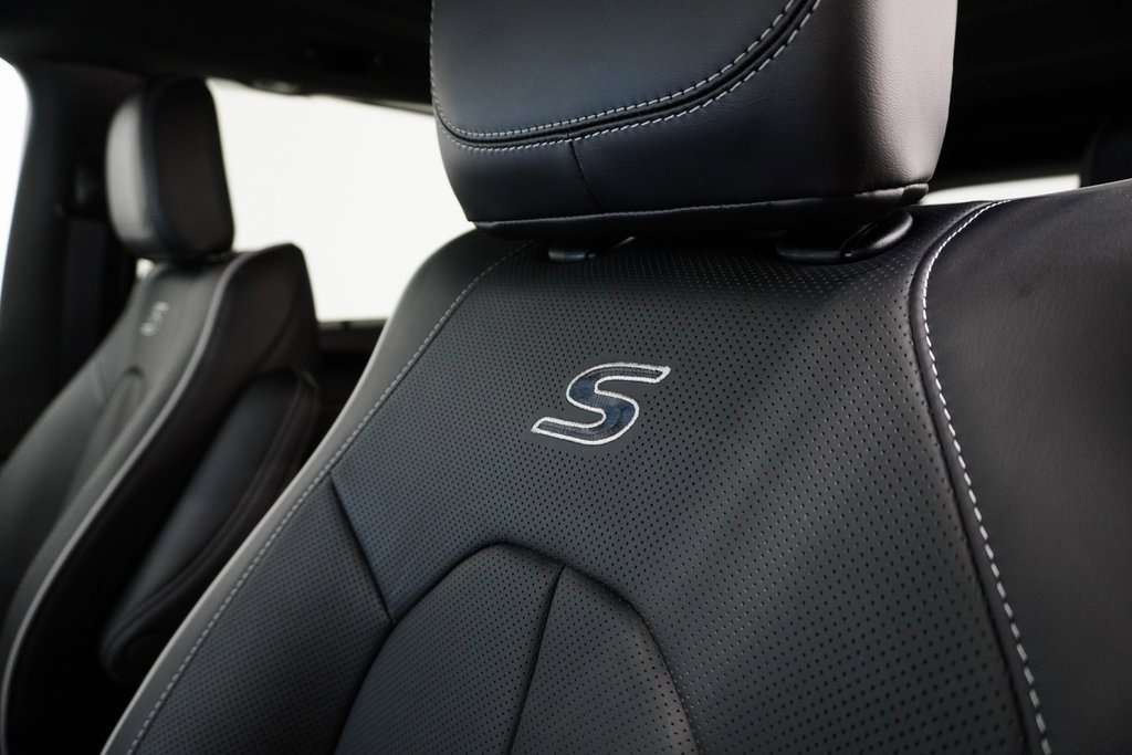 Used 2024 Chrysler Pacifica Limited w/ S Appearance Package image 11