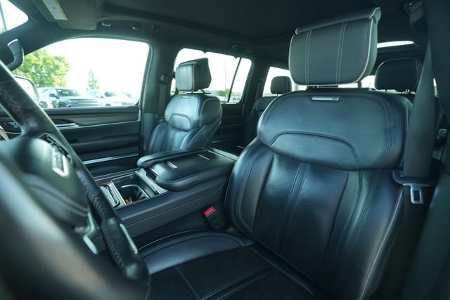 Used 2023 Jeep Grand Wagoneer Series II AWD/4WD image 44