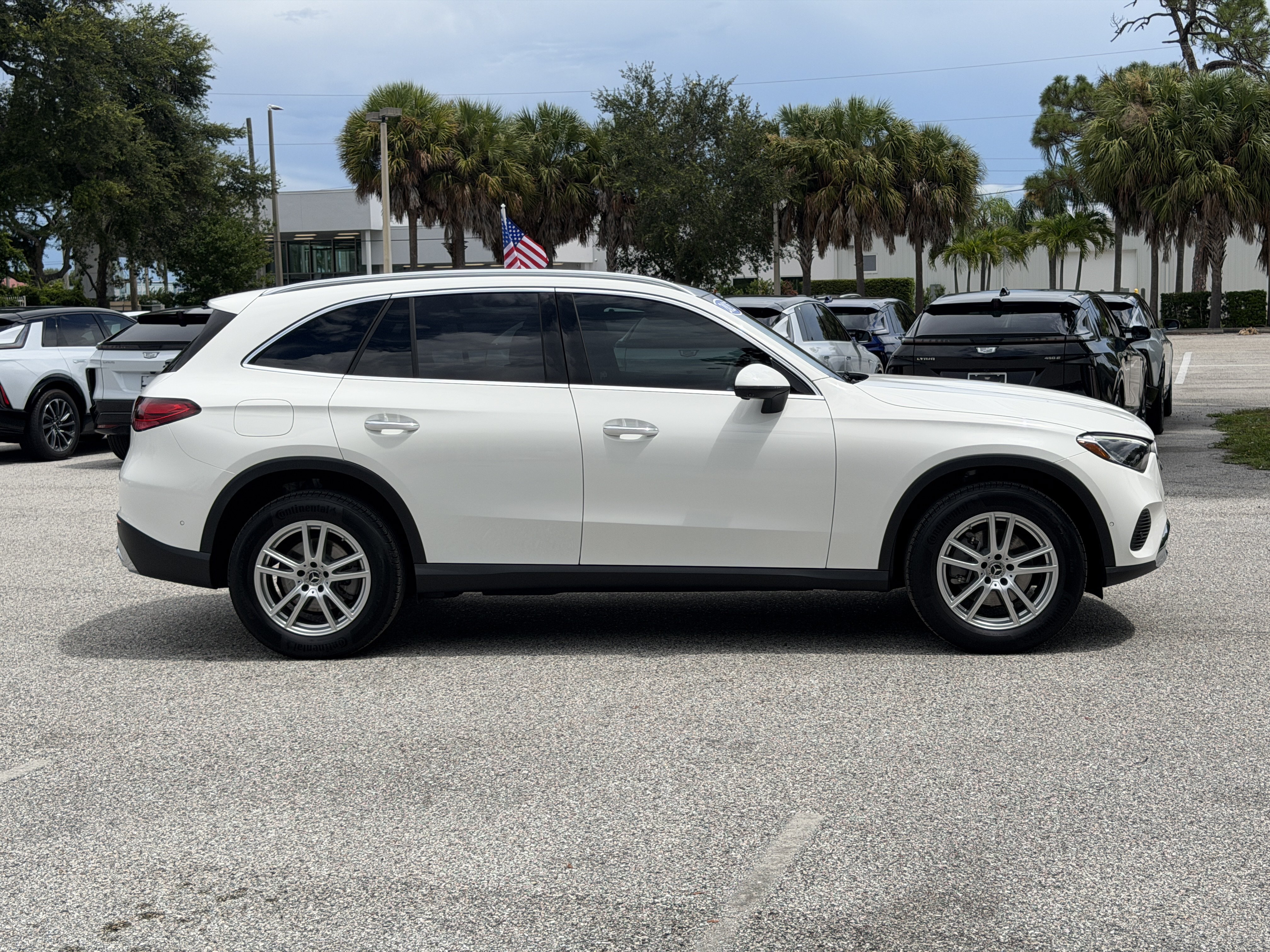 Used 2025 Mercedes-Benz GLC 300 image 8
