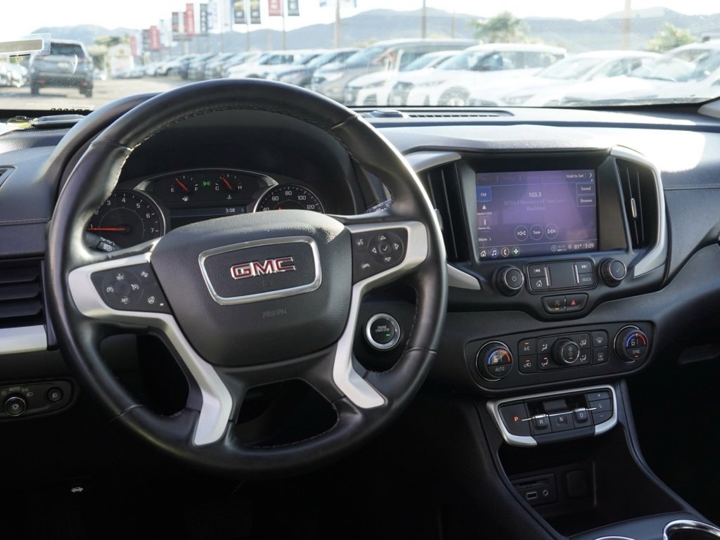 Used 2024 GMC Terrain SLT image 24