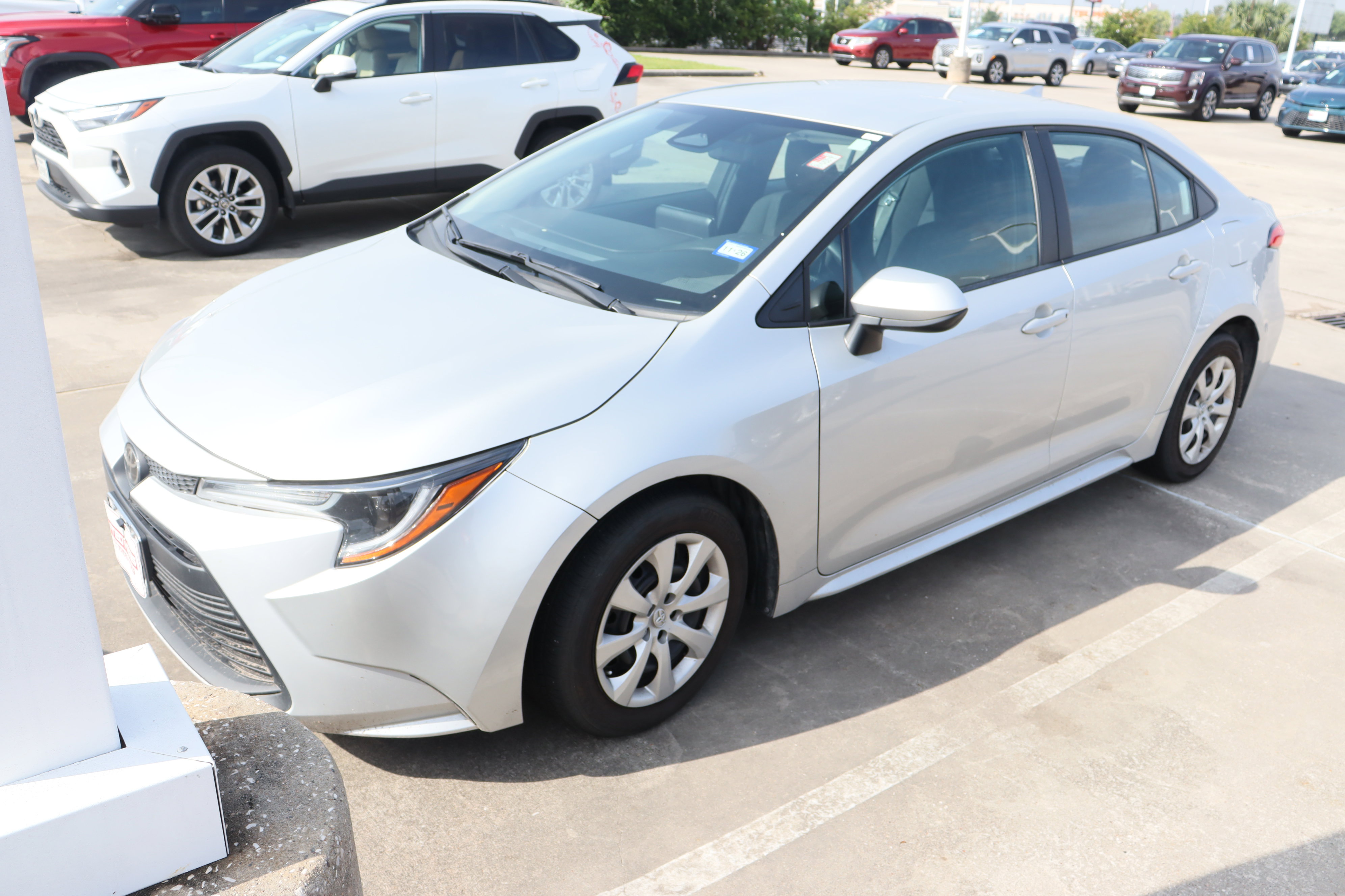 Used 2025 Toyota Corolla LE FWD image 3