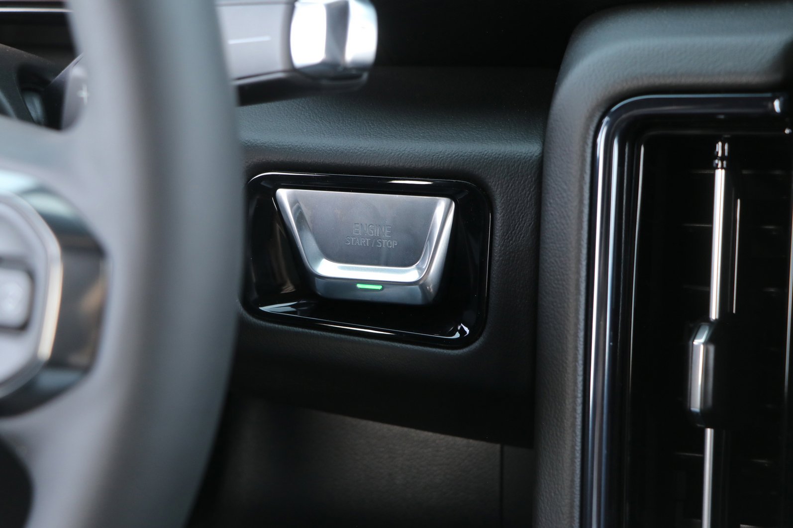 New 2026 GMC Yukon XL AT4 w/ AT4 Premium Package image 23