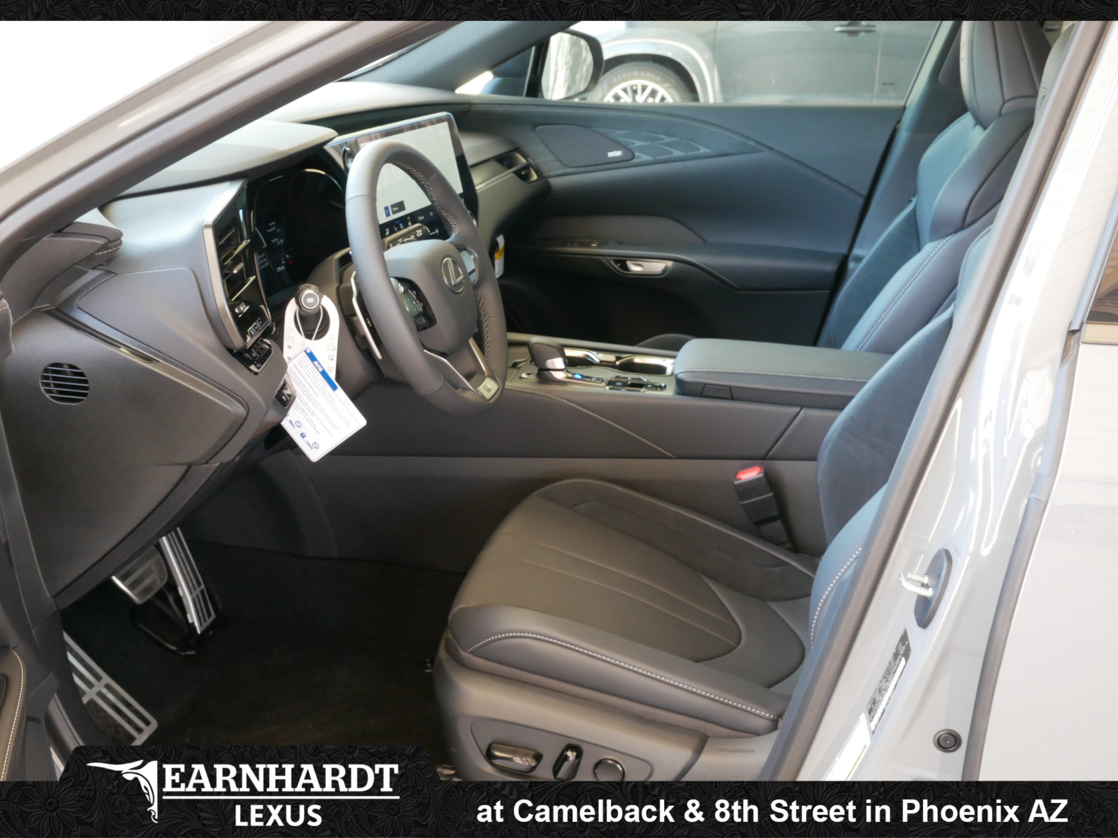 New 2026 Lexus RX 500h F Sport w/ Convenience Package AWD/4WD image 4