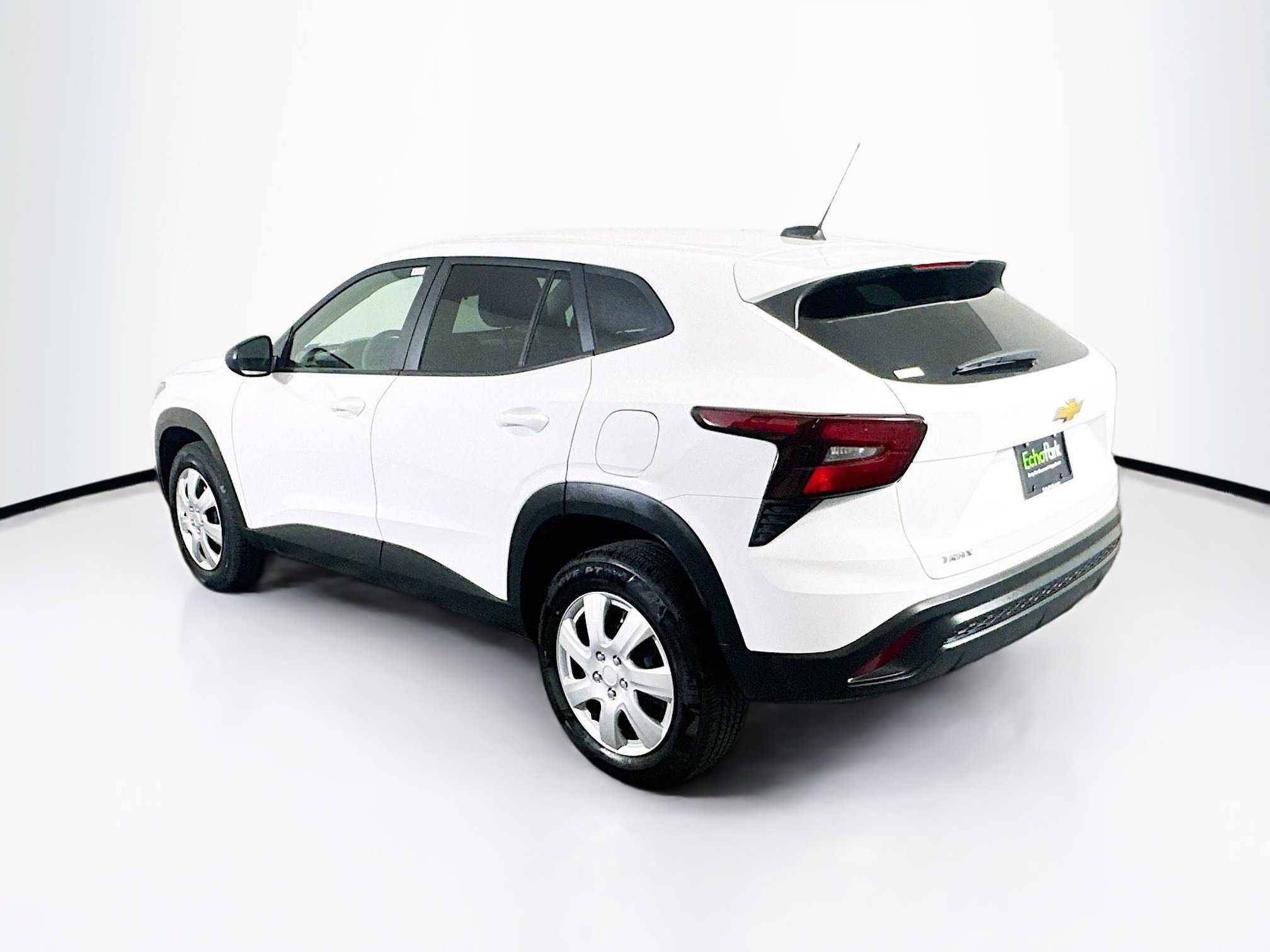 Used 2025 Chevrolet Trax LS FWD image 5