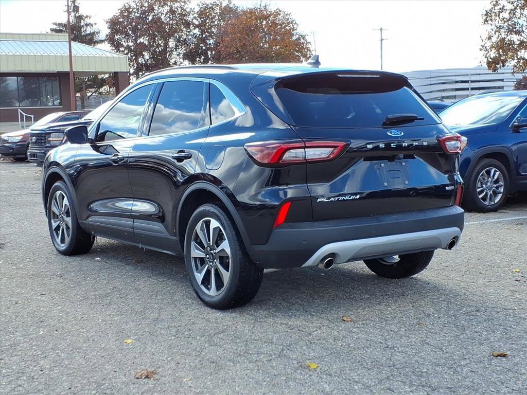 Used 2023 Ford Escape Platinum image 3