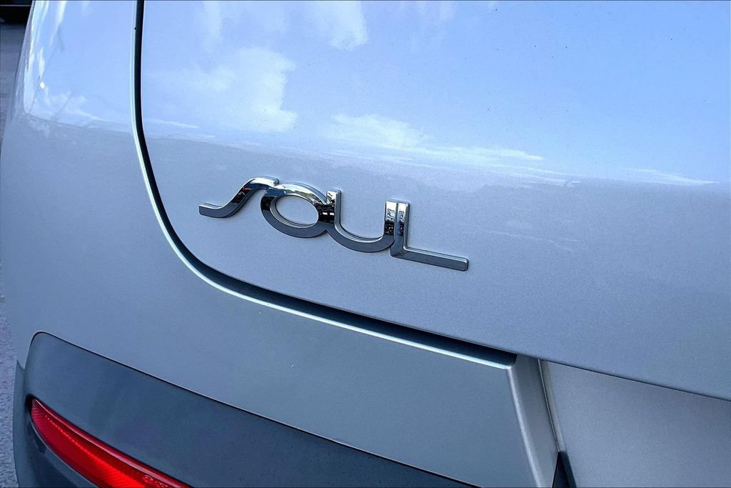 Used 2021 Kia Soul LX FWD image 8