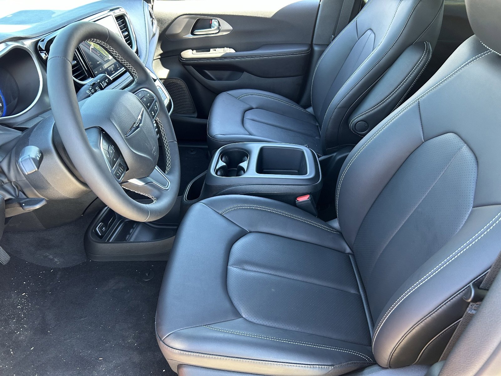New 2026 Chrysler Pacifica Select image 17