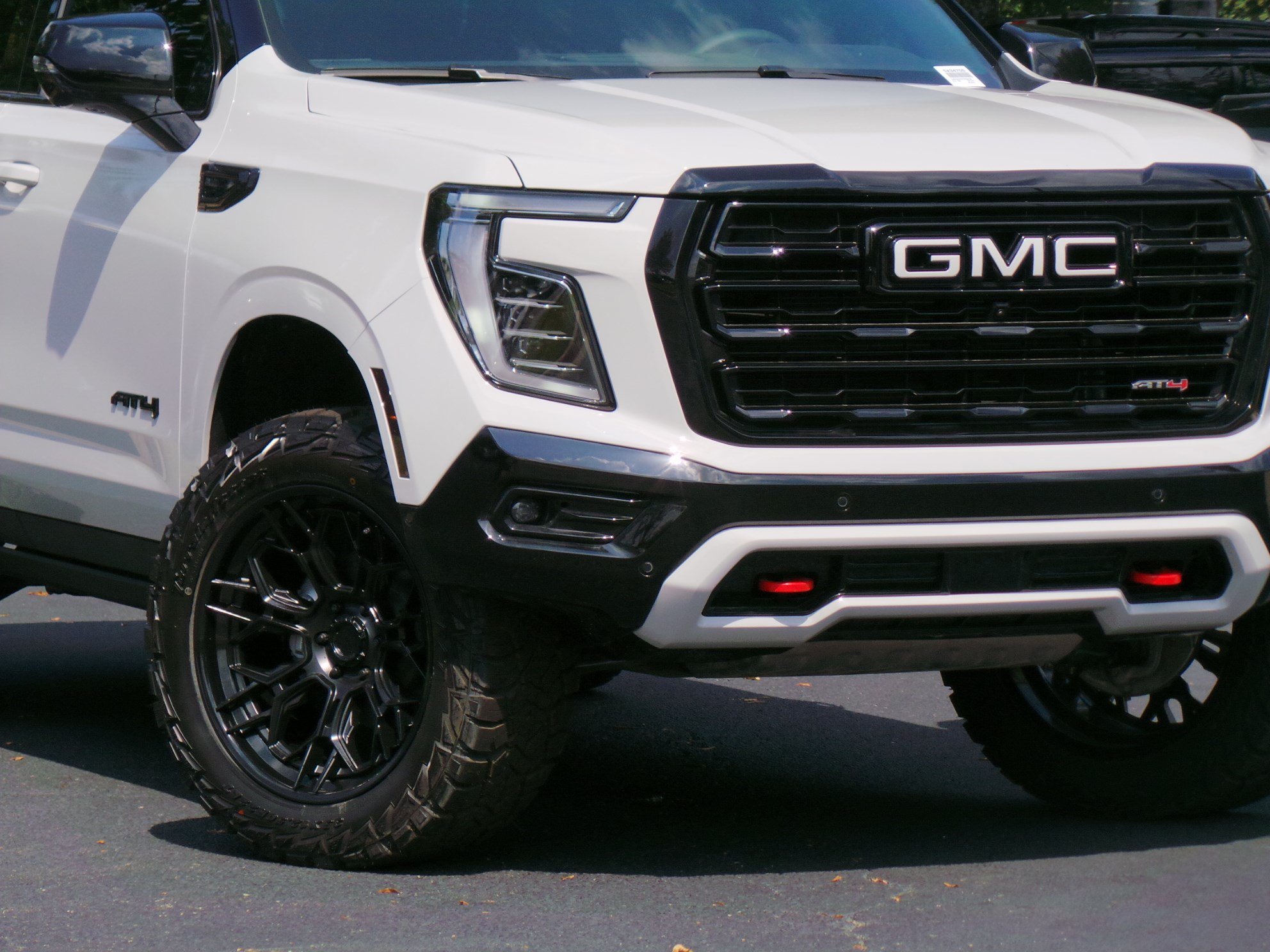 Used 2026 GMC Yukon AT4 AWD/4WD image 31
