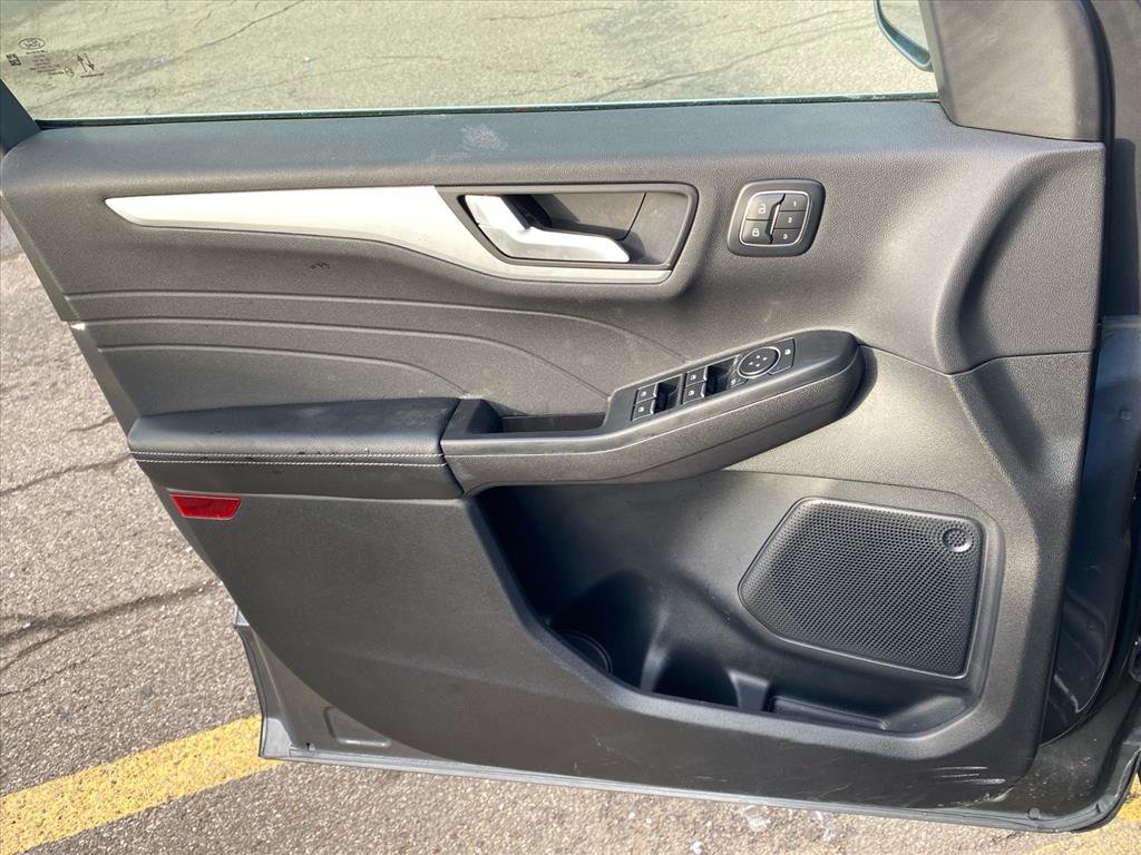 Used 2025 Ford Escape Platinum image 21