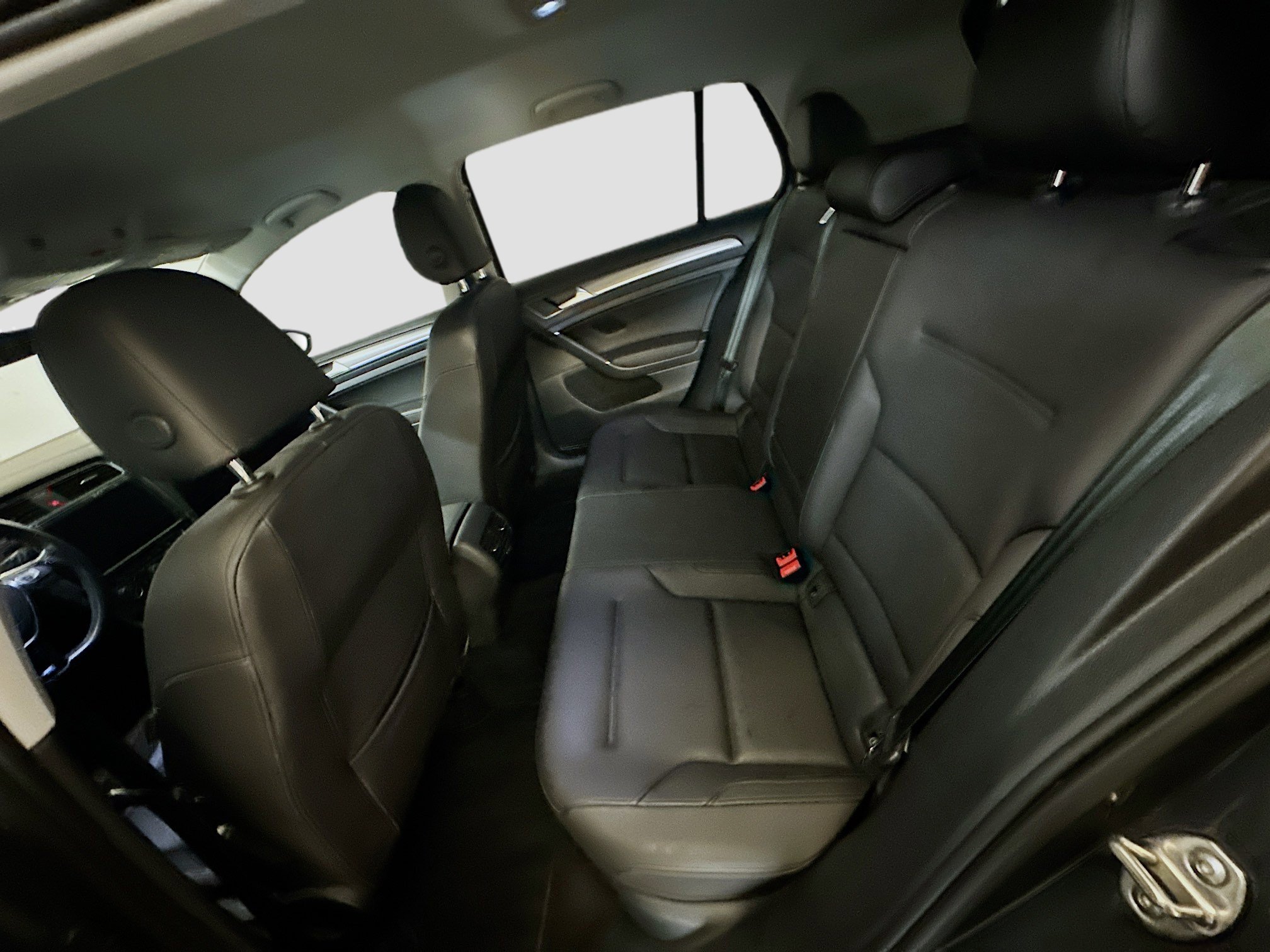 Used 2019 Volkswagen e-Golf SEL Premium image 29