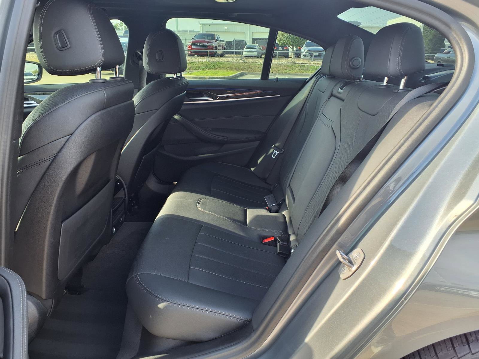 Used 2023 BMW 530i w/ Convenience Package image 10