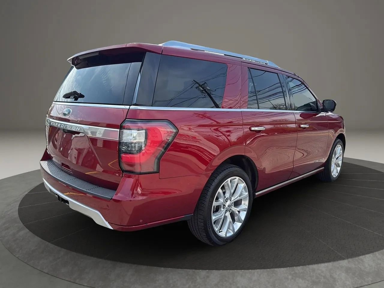 Used 2018 Ford Expedition Platinum image 5