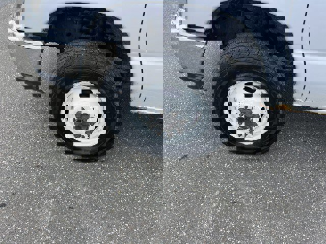 Used 2015 Ford E-350 and Econoline 350 Super Duty image 11