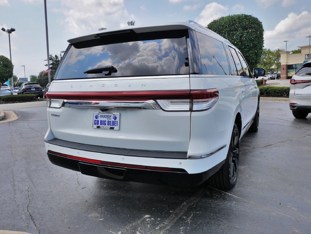 Used 2024 Lincoln Navigator L Reserve AWD/4WD image 5