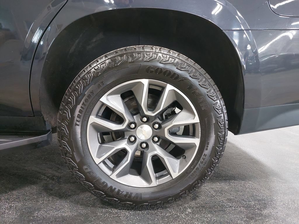 Used 2022 Chevrolet Tahoe LT w/ Luxury Package AWD/4WD image 36