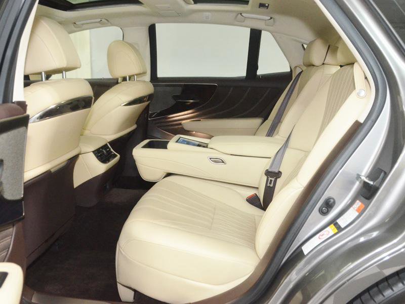 Used 2018 Lexus LS 500 w/ Luxury Package RWD image 31